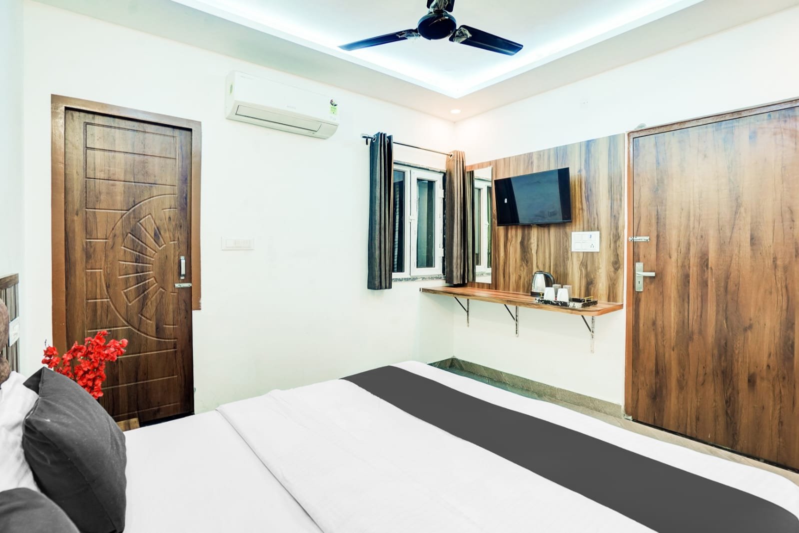 2 bed AC room with air conditioning at Sawaria Bhawan Khatoo near Khatu Shyam Mandir