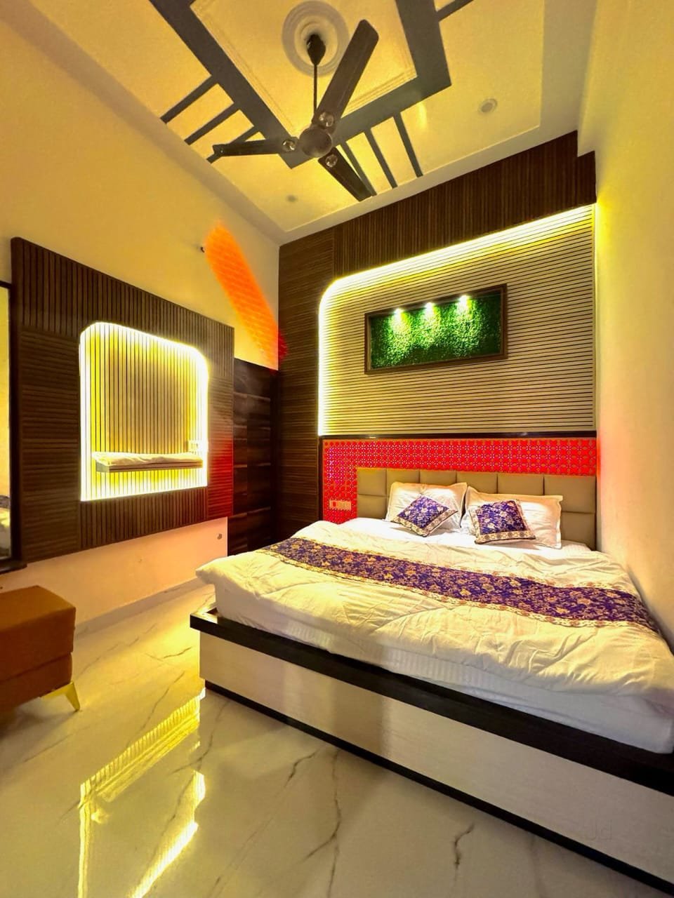 Clean bedding in 2 bed room at Sawaria Bhawan Khatoo dharamshala